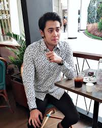 Hilda kriss hatta, hotman paris kriss hatta, kriss hatta balas hilda. Gaya Keren Kriss Hatta Mr Money Uang Kaget Di Gtv Yang Curi Perhatian Okezone Lifestyle