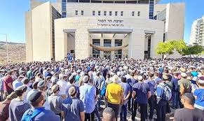 נפטר הרב יהושע צוקרמן, מהרבנים הבכירים בציונות הדתית ומראשי ישיבת הר המור היוקרתית, שפעל גם בקרב המעוזים החילוניים ביותר. Rwrmfd1cmqygtm
