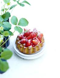 Angel Cake Aux Fraises Pour 6 Personnes Recettes Elle A Table Recette Recettes Aux Fruits Recettes De Cuisine Alimentation