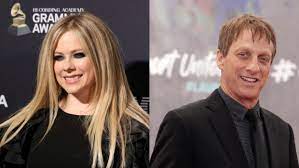 Avril lavigne is sending us back to the early '00s with her tiktok debut. 7bctehrlgt4jnm