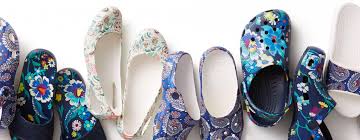 Express your style with patterns you love — and discover new favorites. Vera Bradley Crocs Have Teamed Up W New Collection Of Clogs Slides More Hip2save