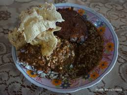 Warung pecel bu tutik lokasi jalan salak, belakang sd negeri keniten, ponorogo. Nyentriknya Kuliner Banyuwangi Jejak Bocahilang