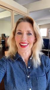 Karina Bennett's Instagram, Twitter & Facebook