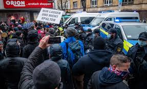 Stuttgart demo was designed by jani nurman. Stuttgart Mutmasslicher Ku Klux Klan Anhanger Bei Corona Demo Am Samstag 13 03 Stuttgart Region Zeitungsverlag Waiblingen
