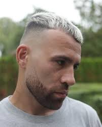 Cheveux fourchu, sec et sale homme. 30 Coiffures Pour Homme Aux Cheveux Degarnis Coiffure Homme Coiffure Homme Court Coiffures Masculines