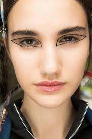 Rochas Spring 2018 Ready To Wear Fashion Show Fashion Show Makeup No Eyeliner Makeup Runway Beauty
