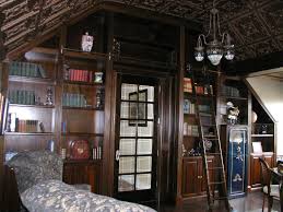 Bagi yang gemar membaca, buku adalah hal yang paling menyenangkan dan merupakan jalan pintas untuk melihat dunia, sehingga mengoleksi buku adalah sesuatu yang penting. 8 Ide Desain Perpustakaan Mini Di Rumah Bikin Hobi Baca