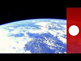 On reçoit parfaitement eutelsat hot bird. En Direct De L Espace La Terre Vue Depuis Les 4 Webcams De L Iss Des Images Spectaculaires Youtube