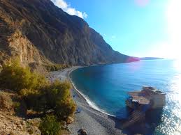 Am fuße eines majestätischen, steilen hügels für hunderte von hundert metern gelegen, ist es ein besserer ort für friedliche ruhe. E4 Sud West Kreta Wandern Von Sfakia Nach Paleochora