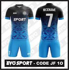 Portugal, dengan jersey dan celana merah dibalut aksen hijau di sekitar kerah dan aksen pattern pada bagian pundak mempertegas selecao da quinas melangkah jauh di piala dunia dengan jersey yang digunakan. Bikin Jersey Futsal Keren