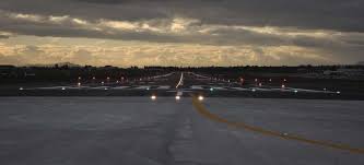 Le operazioni di rimozione della cenere dalla pista dell'aeroporto di catania si sono concluse con un'ora di anticipo rispetto al previsto: Aeroporto Vincenzo Bellini Di Catania Fontanarossa Mobilita Catania