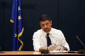 Όπως μετέδωσε στο κεντρικό δελτίο του open ο δημοσιογράφος κώστας αλατζάς. Xardalias Fwtia Twra 64 Energes Pyrkagies Exoyn Ginei Treis Syllhpseis Se Fwkida Attikh Kai Kalamata Eretikos Gr