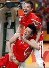 Chen long was at the heart of one of badminton's most intense rivalries at last year's olympic games, when he defeated the favorite to win, malaysia's lee chong wei. Chinese Badminton Gold Medalist Gives The Most Over The Top Celebration Ever Daily Mail Online