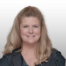 Renee Hardman's Instagram, Twitter & Facebook