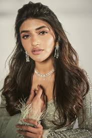 Her sizzling look 🥵🖤🔥 Allu arjun and leela are going to lit the stage  with their dance moves Theater's gonna bang 💥 . . #Kissik Song of the Year  ' 😎💥🔥 #Pushpa2TheRule . . #