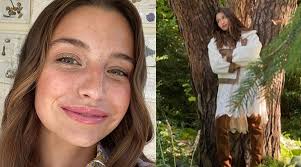 Discover more posts about wieniawa. Freckled Julia Wieniawa Poses In Kozuch And Kozakach On A Hot Day Do You Appreciate Her Dedication Photo World Today News