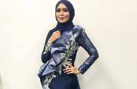 Kumpulan lagu terbaik dari penyanyi cantik malaysia ini. Siti Nurhaliza Minta Nana Jangan Peduli Kritikan Netizen Hiburan Mstar