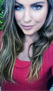 Janell Ward's Instagram, Twitter & Facebook