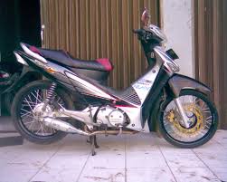 Striping khas pada bodi motor akan membuat tampilannya lebih artistik. Modifikasi Standar Motor Supra X 125 Warna Hitam Modifikasi Motor Terbaru 2021