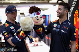 This looks at the raw speed over 1 lap. Max Verstappen Daniel Ricciardo Red Bull Suzuka 2018 Racefans
