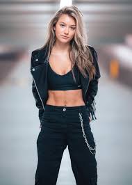 Sterre Koning - Free pics, galleries & more at Babepedia