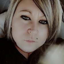 Leigh Carnes's Instagram, Twitter & Facebook