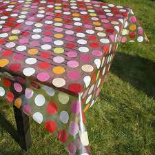 doorzichtig tafelzeil gekleurde stippen doorzichtig tafelzeil met gezellige gekleurde stippen het transparant tafel tafelzeil plastic tafelkleed tafelkleden
