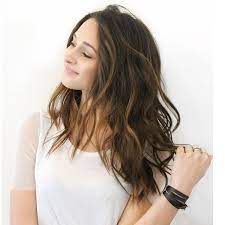 Collarbone Length Medium Brown Hair With Waves Layers And Barely There Balayage Medium Brown Hair Brown Wavy Hair Hair Waves