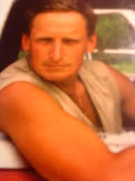 Wojciech cejrowski is an anthropologist, an explorer of primitive tribes and the author of the tv documentary series boso przez swiat. Wojciech Cejrowski Home Facebook