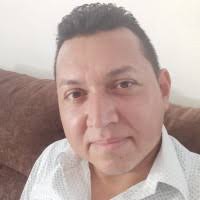 60+ perfiles de «Lee»