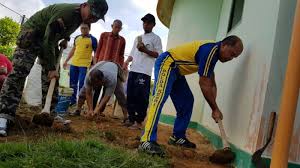 We did not find results for: Bersama Warga Polri Dan Tni Gelar Gotong Royong Bersihkan Masjid Al Fajar Pelita Tribun Batam