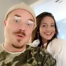 Tay Sloots (@shampainpoppy) • Facebook