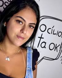 Francine Chan Sobrancelhas