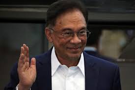 Official facebook page of anwar ibrahim. Malaysia S Anwar Claims Strong Majority To Form New Government Politics News Al Jazeera