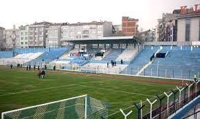 Do roku 1990 byl klub spravován nadací istanbul high school. Fotos Zeytinburnu Stadionwelt
