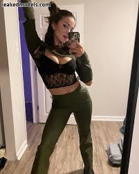 Lauren Lavera nude twerk close-up