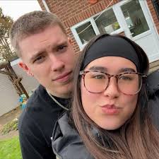 Can I see tragus piercings?I want to get my tragus for my 18th birthday.  What's the pain for a tragus?