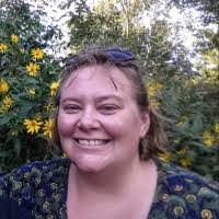 Kelly Munns's Instagram, Twitter & Facebook