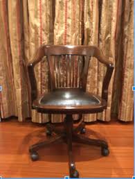 Deri Doner Ve Tekerlekli Ahsap Orijinal Calisma Masasi Sandalyesi Modelleri Ve Fiyati Dekopasaj