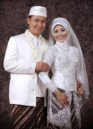 17 model baju pengantin muslim 2018 desain elegan cantik terindah. Kebaya Nikah Putih Muslim Hijabfest