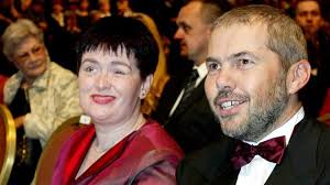 Nejdříve na aro, následně na rehabilitacích, později v rehabilitačním ústavu. Marek Eben A Marketa Fiserova Vztah Plny Ran Osudu Idnes Cz