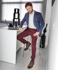Calça Vinho Combina Com O Que Calca Vinho Masculina Como Usar Roupa Masculina Para Entrevista De Emprego Calca Vinho Moda Masculina Dicas