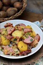 Salade De Pommes De Terre A La Saucisse Fumee Happy Papilles Recette Saucisses Fumees Pomme De Terre Lardon Salade Pomme De Terre