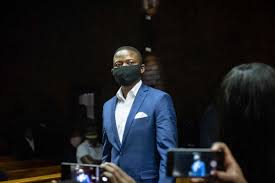 Bushiri (centre) being briefed about the mining. Tiw0v Ixqwmirm