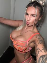 Cameron Cohen - Free nude pics, galleries & more at Babepedia