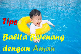Ini foto tentang pinggir kolam renang, sisi kolam renang, tepi kolam renang. Memilih Kolam Renang Bayi Yang Aman Sesuai Standar Penting