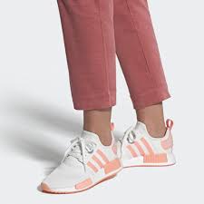 Nur gut, dass der trend für sneakers nicht enden will. Adidas Originals Nmd R1 Primeknit Sneaker Damen Weiss Fv8730 Meinsportline De