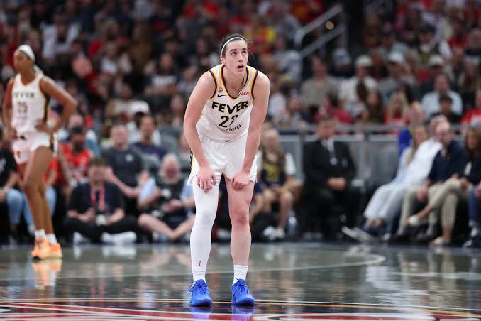 Geno Auriemma rips national reaction to Caitlin Clark flagrant fouls - Yahoo Sports