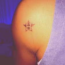 Drake Reps Houston With New H Star Tattoo On His Shoulder Star Tattoos Drake Tattoos H Tattoo