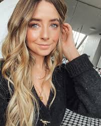 Zoe Sugg - Free pics, galleries \u0026 more at Babepedia